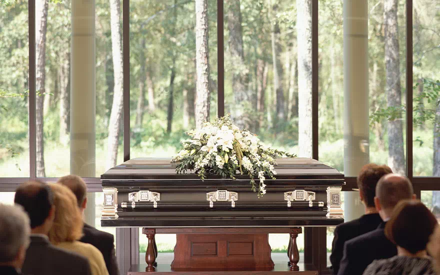 trumna na pogrzebie